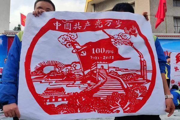彩虹生日蛋糕